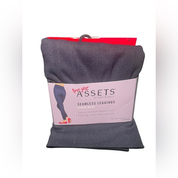 Spanx New NWT Love Your Assets Denim Wash Seamless Leggings Size Small - Picture 3 of 5